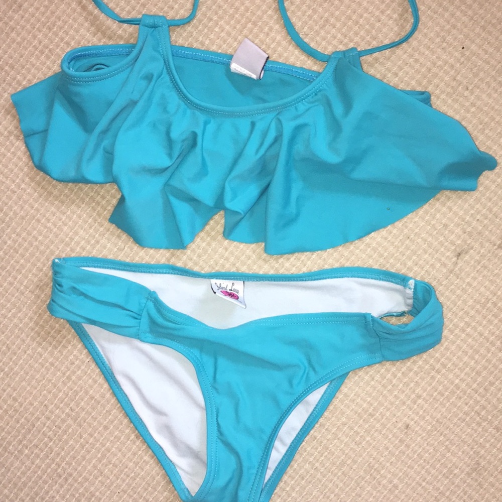 Super cute ruffle bikini top